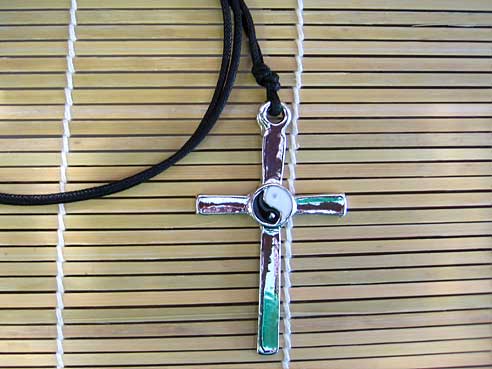 Halskette, langes Kreuz, 7,5 x 4,5cm