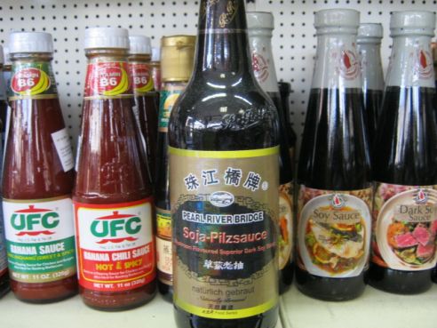 Sojasosse, dunkel mit Pilzgeschmack, Pearl River Bridge, 500ml