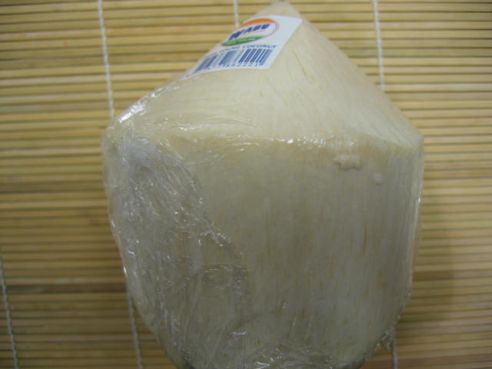 Kokoswasser, frische junge Trink-Kokosnuss, Trinkkokosnuss, 1 Stueck