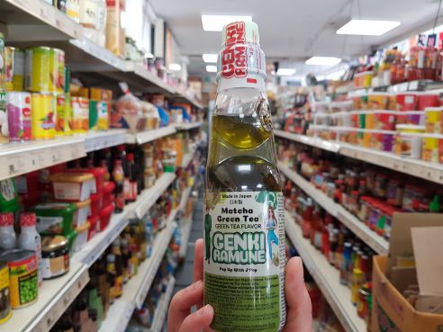 Ramune, japanische Limonade mit Kohlensaeure, Matcha Green Tea, 200ml